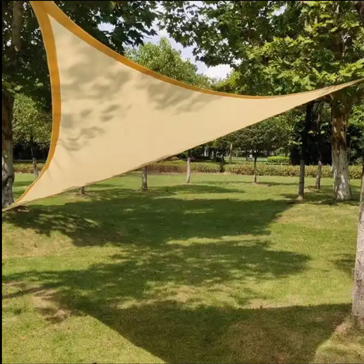 Voile d'ombrage triangulaire en filet d'ombrage en HDPE